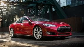 30.000 exemplaires de la Tesla Model S ont déjà été vendus et le groupe poursuit son offensive sur l'électrique.
