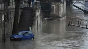 Eviter au maximum les déplacements en cas de crue.