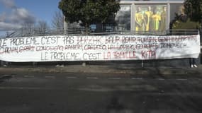 Une banderole devant la Beaujoire