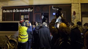 Des spectateurs entrent au théâtre de la Main d'Or, le 13 janvier dernier.