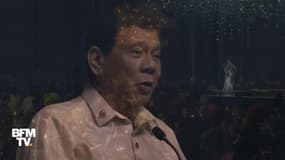 "Vous êtes la lumière de mon monde", quand le président philippin chante pour Trump