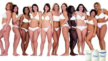 Dans cette publicité, qui a fait date, la marque Dove essayait déjà de changer l'image des femmes en mettant en scène plusieurs d'entre elles, affichant des rondeurs à la place de mannequins stéréotypés.
