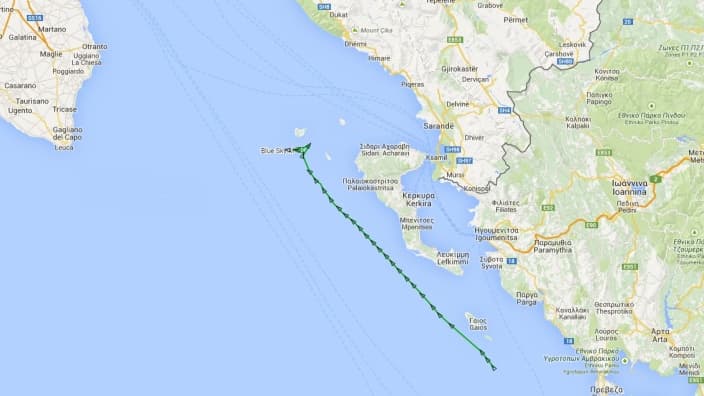 Le trajet du cargo lors de son passage, le 30 décembre, au large de l'ïle de Corfou.
