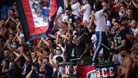 Peu de masque et pas de distanciation physique pour les Ultras