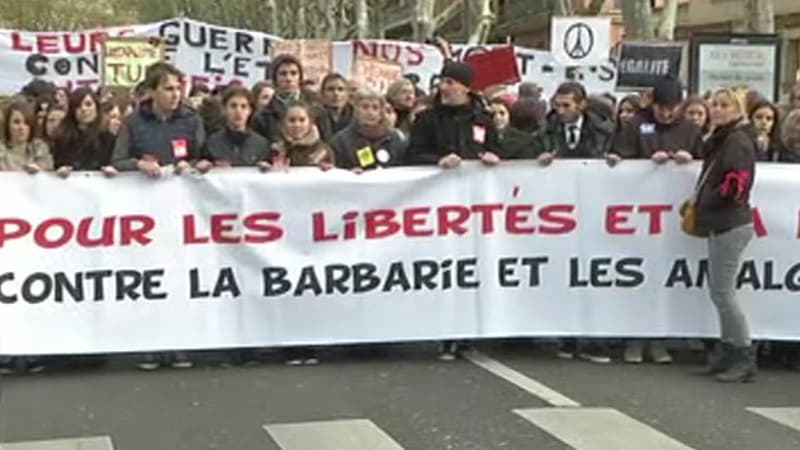 La marche "contre la barbarie" rassemble ce samedi à Toulouse plus de 12.000 personnes selon les forces de l'ordre.