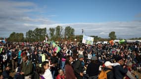 Des opposants au projet d'autoroute A69 entre Toulouse et Castres sont rassemblés le 21 octobre 2023 à Saïx, près de Castres