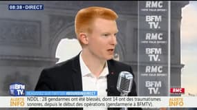 Emmanuel Macron photocopie les directives qui viennent de Bruxelles