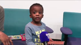 Ibrahima, deux ans, est atteint d'amyotrophie spinale.