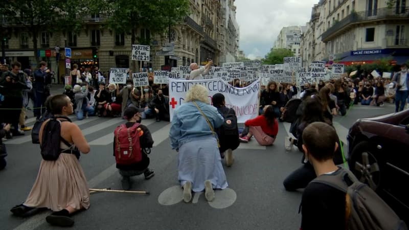 Une marche pour dénoncer les féminicides a été organisée à Paris ce vendredi soir