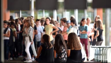 Des écoliers dans une cour de récré de l'école Léo-Ferré, à Saint-Lys près de Toulouse, le 5 septembre 2017. 