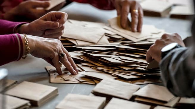 Tracts politiques disparus pour les régionales: La Poste reprend la distribution de 5 millions de plis