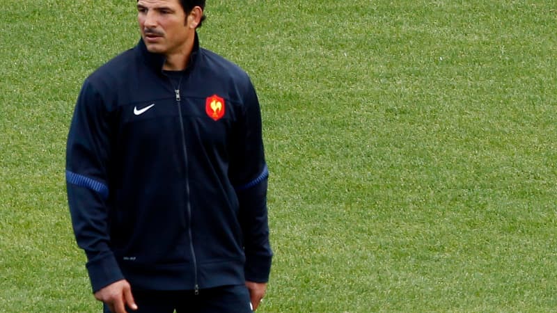 Marc Lièvremont s'est laissé pousser la moustache, à la façon Freddie Mercury