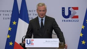 Le ministre de l'Economie Bruno Le Maire lors d'une conférence de presse à Paris, le 2 mars 2022, après une réunion extraordinaire des ministres de l'Economie et des Finances de l'UE