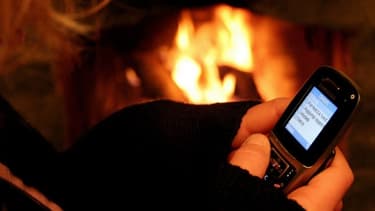 Les arnaques par sms se multiplient, et bien qu'un numéro d'alerte existe, les mesures restent peu efficaces.