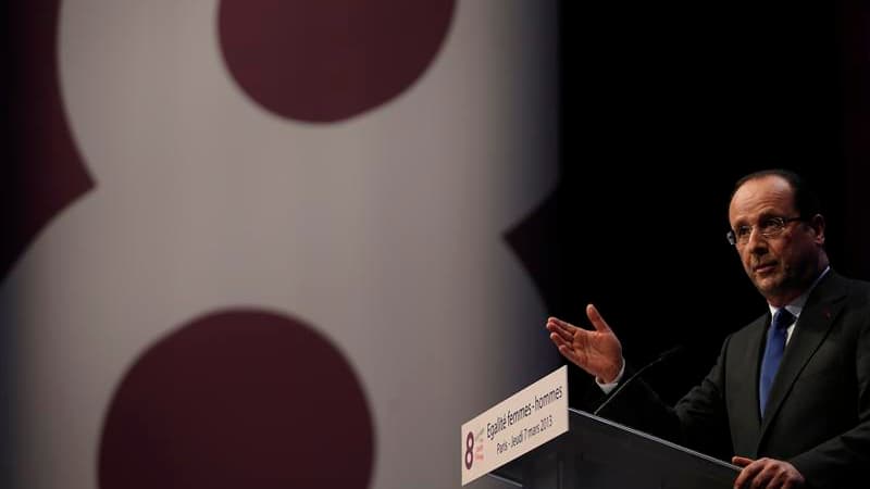 Dans un discours jeudi dans le cadre de la manifestation "le 8 mars c'est toute l'année" à la Cité des Sciences et de l'Industrie à Paris, François Hollande a promis une loi-cadre pour les droits des femmes au printemps. Le chef de l'Etat veut profiter de