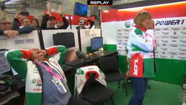 Yvon et Françoise, les parents de Johann Zarco émus après la victoire de leur fils au GP de France le 11 mai 2025 au Mans