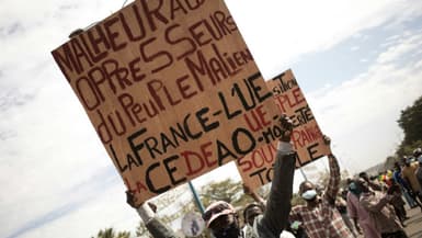 Manifestation de soutien à la junte au pouvoir au Mali, à Bamako le 14 janvier 2022