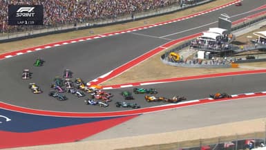 L'accrochage au premier virage de la course sprint du GP des Etats-Unis, le 18 octobre 2025.