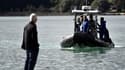 Des gendarmes sondent le lac d'Aiguebelette, le 11 septembre 2017.