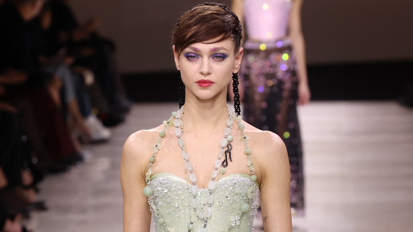 Giorgio Armani couture printemps-été 2024. Giorgio Armani couture printemps-été 2024.
