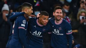 Kylian Mbappé et Lionel Messi avec le PSG