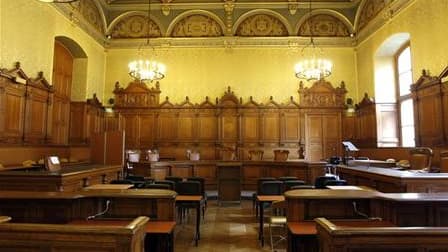Rédactrice de notes de lecture, notable corrézien et spécialiste de la "veille législative", les ex-"chargés de mission" de la Ville de Paris imputés à Jacques Chirac ont commencé à témoigner mercredi à son procès pour détournement de fonds. /Photo prise