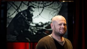 L'Australien Warren Richardson, lauréat du premier prix du concours de photojournalisme du World Press Photo, le 18 février 2016 à Amsterdam