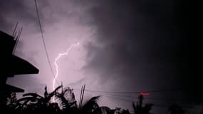 Les éclairs meurtriers sont assez fréquents en Inde pendant la mousson, qui dure de juin à septembre. 