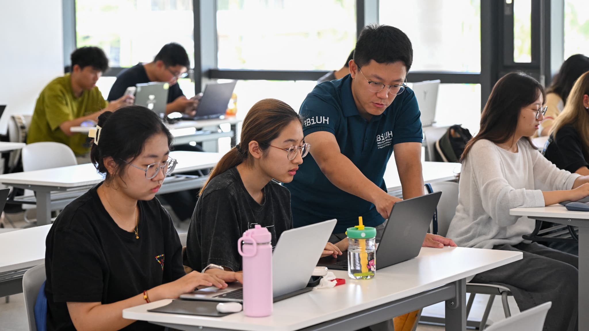 80% DES ÉTUDIANTS CHINOIS REVIENNENT AU BERCAIL: COMMENT, À LA DIFFÉRENCE DE L'EUROPE ET DE LA FRANCE, LA CHINE RÉUSSIT À FAIRE REVENIR SES "CERVEAUX" DEPUIS PLUS DE 15 ANS