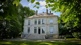 La maison ayant appartenu au couturier allemand Karl Lagerfeld à Louveciennes, dans les Yvelines, le 15 mai 2025
