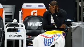 LeBron James (Los Angeles Lakers), lors du match 5 du 1er tour des playoffs NBA contre les Phoenix Suns, le 2 juin 2021 à la Phoenix Suns Arena