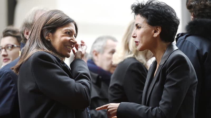 La maire de Paris (PS) Anne Hidalgo et la maire (LR) du 7e arrondissement de la capitale Rachida Dati, le 19 octobre 2016 à Paris.