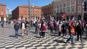 Entre 3000, selon la police, et 15.000 manifestants, d'après les syndicats, ont défilé dans les rues de Nice lors de la mobilisation du 13 avril contre la réforme des retraites. 