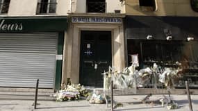 L'entrée de l'hôtel Paris Opéra quelques jours après le drame, le 21 avril 2005.