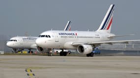 Un comité social et économique central (CSEC, ex-comité central d'entreprise) est convoqué le 13 mai "pour une information sur un plan de départs volontaires pour le personnel au sol", a précisé le secrétaire général FO Air France.
