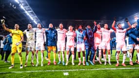 La joie des joueurs de l'OM après leur victoire à Rennes le 11 janvier 2025