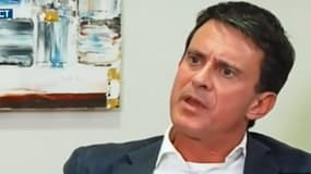 En campagne à Barcelone, Manuel Valls se fait piéger sur le prix du ticket de métro
