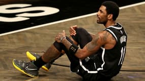 L'incertitude règne autour de l'avenir de la star des Brooklyn Nets Kyrie Irving, ici contre le Heat de Miami à New York, le 23 janvier 2021 