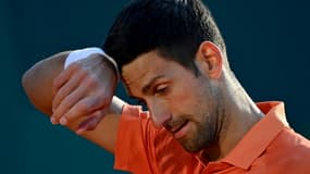 Le Serbe Novak Djokovic pendant son match contre son compatriote Laslo Djere au tournoi de Belgrade le 20 avril 2022 à Belgrade