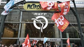 Le "préavis de grève reconductible", que la CGT-RATP a déposé hier lundi, permettra d'"entretenir le rapport de force nécessaire pour que ce projet soit abandonné par le gouvernement", estime le syndicat.