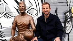 Harry Kane et sa statue, à Londres, le 18 novembre 2024.