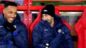 Pierre-Emerick Aubameyang et Hakim Ziyech sur le banc de Chelsea, janvier 2023 