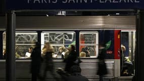 La gare Saint-Lazare, à Paris, a été évacuée lundi en fin de matinée après une alerte à la bombe et les services spécialisés ont été dépêchés sur place. /Photo d'archives/REUTERS/Benoît Tessier