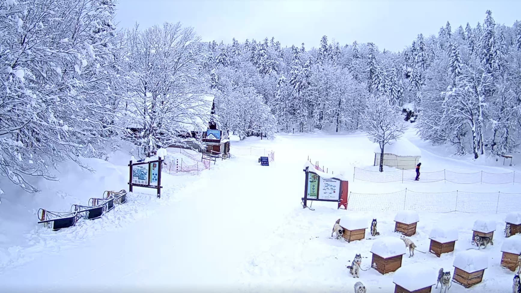 Webcam de la station La Pierre Saint Martin, le 08 janvier 2023, à 1473m d'altitude, dans les Pyrénées. Webcam de la station La Pierre Saint Martin, le 08 janvier 2023, à 1473m d'altitude, dans les Pyrénées.