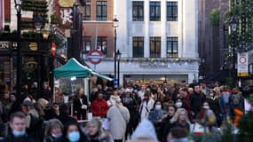 Dans le quartier de Covent Garden, à Londres, le 9 décembre 2021.