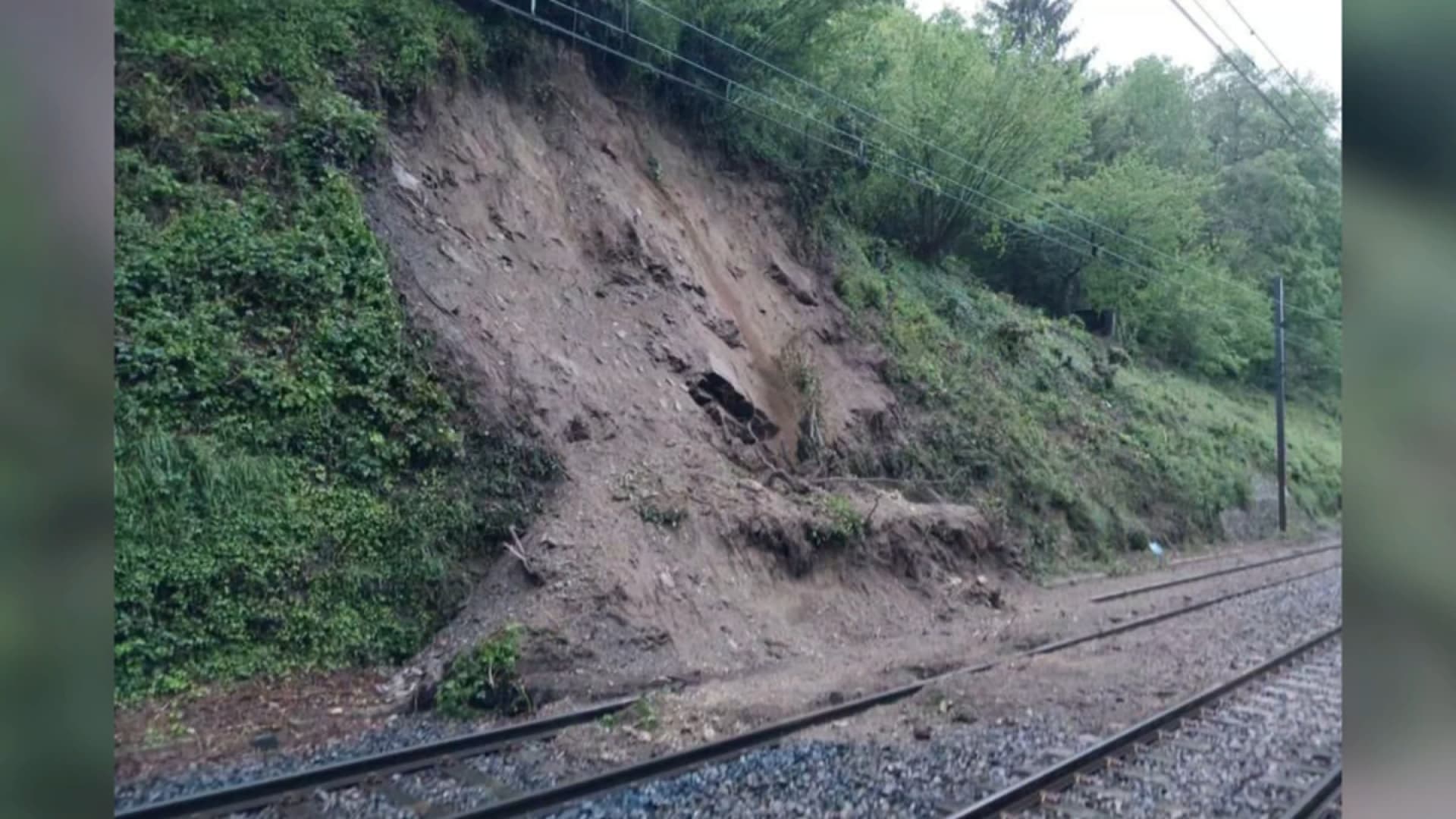 Un éboulement à Grigny, le dimanche 24 avril, a provoqué l'arrêt d'un TER. 