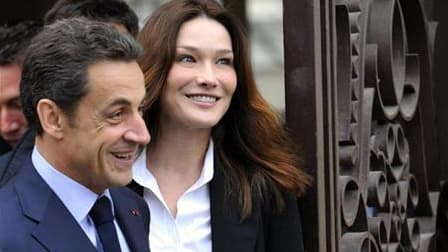 Nous ne sommes victimes d'aucun complot", a déclaré mercredi soir sur Europe 1 Carla Bruni-Sarkozy, qui juge "insignifiantes" les rumeurs sur les difficultés présumées de son union avec le chef de l'Etat. /Photo prise le 21 mars 2010/REUTERS/Philippe Woja