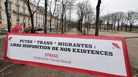 Un rassemblement en hommage aux prostituées tuées ou victimes de violence en France, le 17 décembre 2024 à Paris.