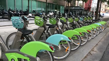 Des Vélib' à Paris.