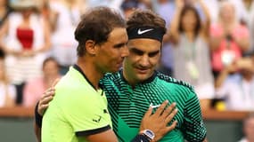 Le Suisse Roger Federer (droite) et l'Espagnol Rafael Nadal lors d'un match du tournoi d'Indian Wells le 15 mars 2017 